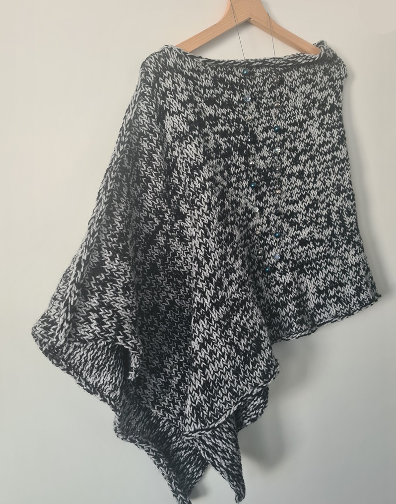 Poncho - 04 - Image 3